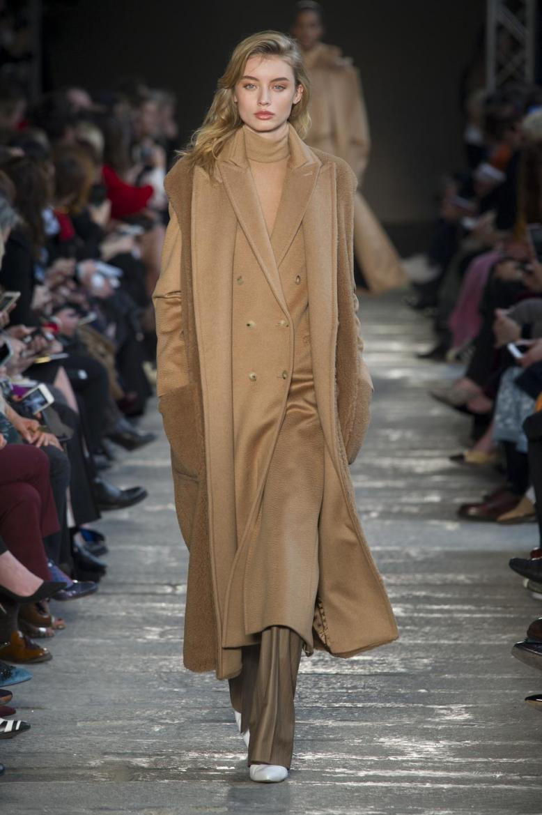 defile-max-mara-automne-hiver-2017-2018-milan-look-29